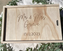 Load image into Gallery viewer, Keepsake Box - Wedding