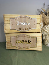 Load image into Gallery viewer, Christmas Crates - Special Delivery Plaque
